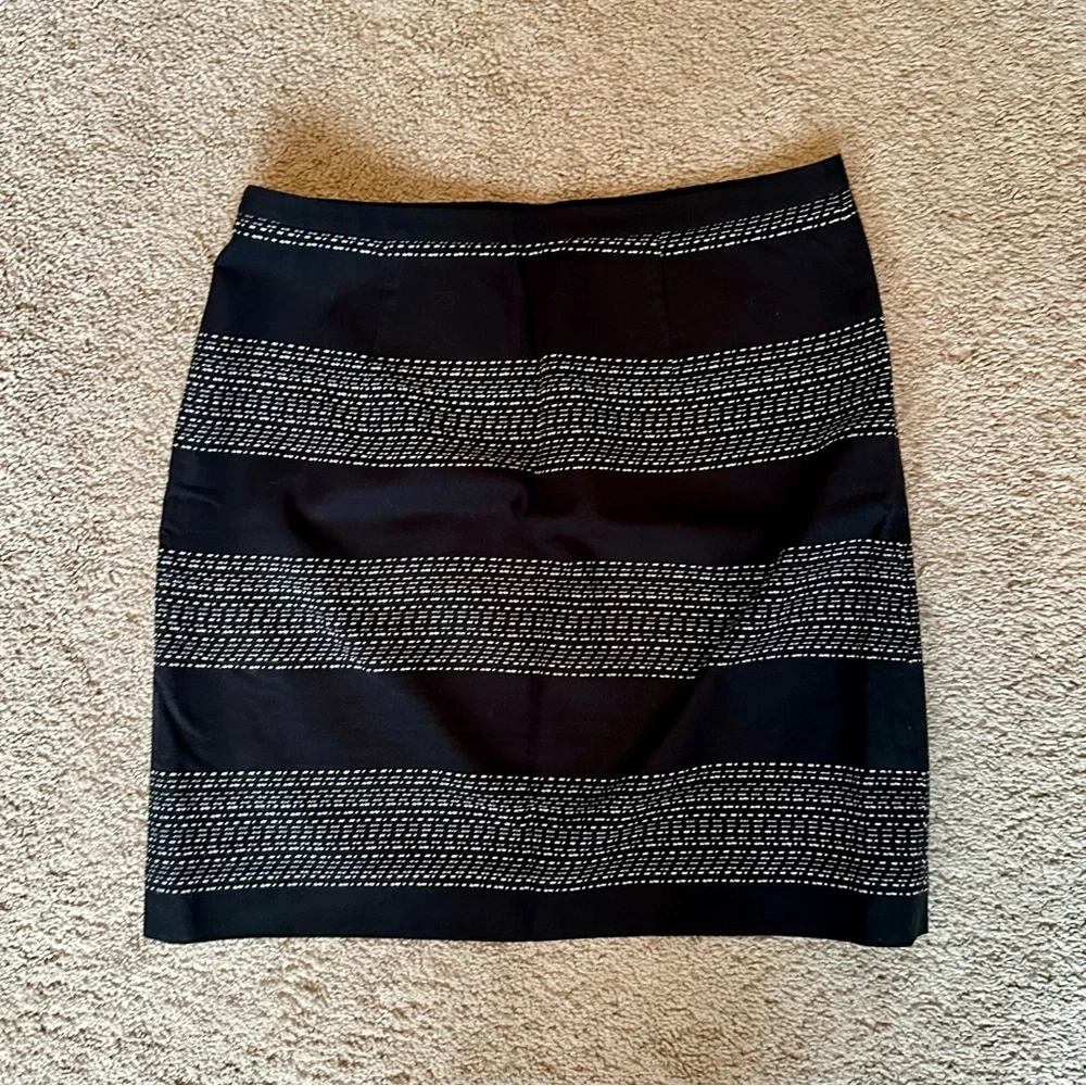 LOFT Skirt - Picture 2 of 5